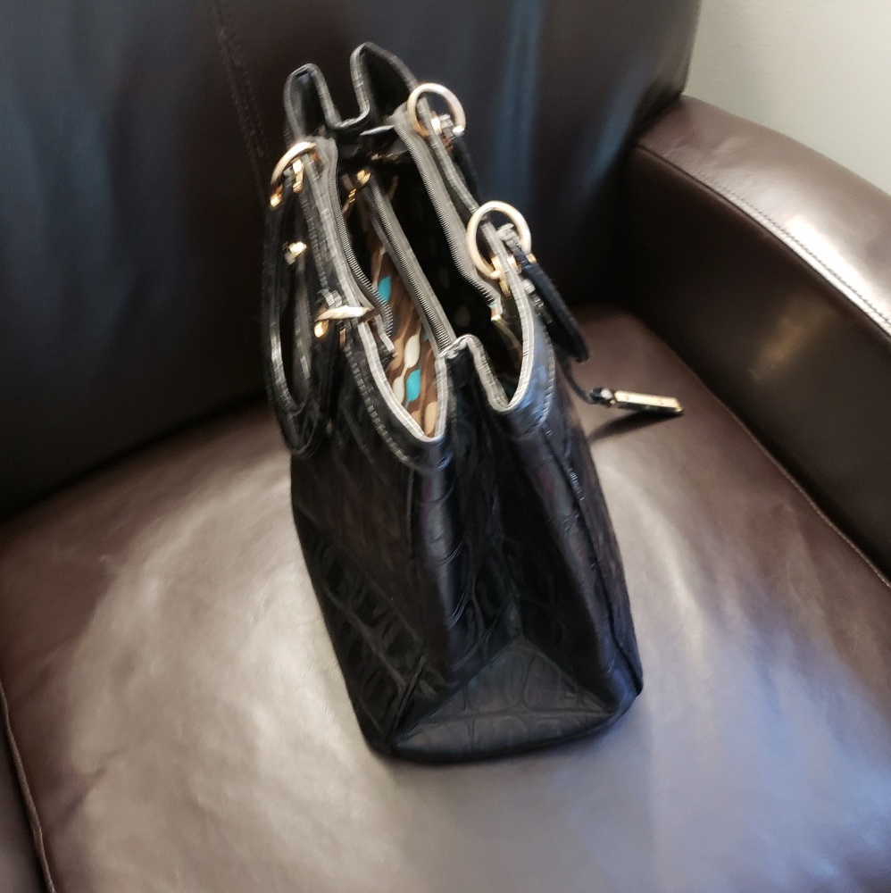 Handbag - Picture 3 of 3